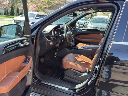 Used 2017 Mercedes-Benz GLS 450 4MATIC image 21