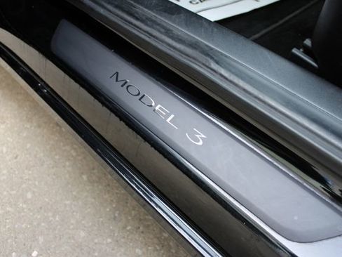 Used 2022 Tesla Model 3 Performance image 7