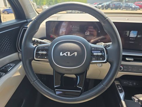 Certified 2025 Kia Sorento S w/ Panoramic Sunroof Package AWD/4WD image 14