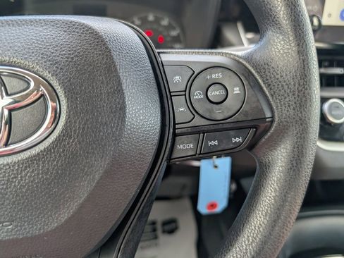 Used 2023 Toyota Corolla LE image 21