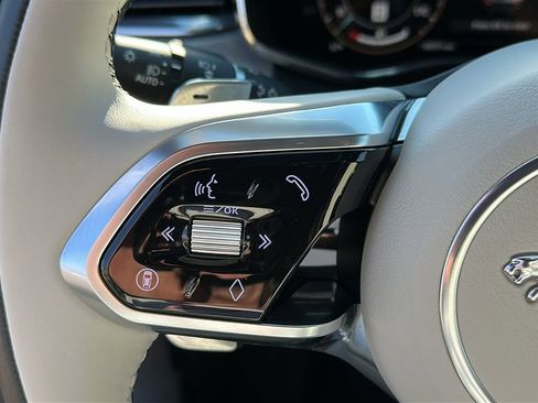 Used 2025 Jaguar F-PACE R-Dynamic S image 13