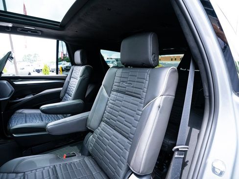 Used 2025 Cadillac Escalade V w/ LPO, ONYX Package AWD/4WD image 45