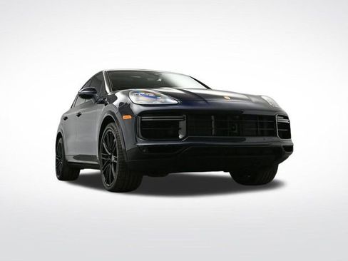 Used 2021 Porsche Cayenne Turbo w/ Premium Package Plus image 55