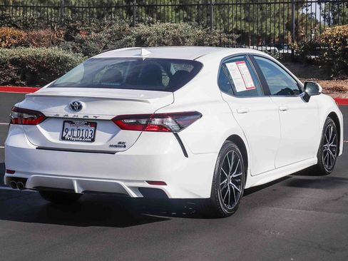 Certified 2024 Toyota Camry SE w/ Cold Weather Package FWD image 7
