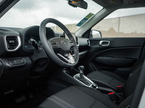 New 2026 Hyundai Venue SEL FWD image 17
