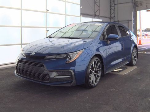 Used 2022 Toyota Corolla SE w/ SE Premium Package image 4