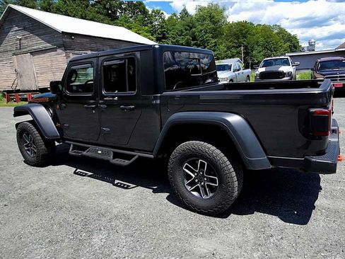Used 2024 Jeep Gladiator Mojave w/ Convenience Group AWD/4WD image 6