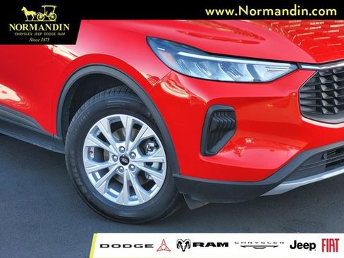 Used 2024 Ford Escape Active AWD/4WD image 3