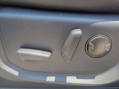 Used 2022 Ford F250 Lariat w/ Lariat Ultimate Package AWD/4WD image 13