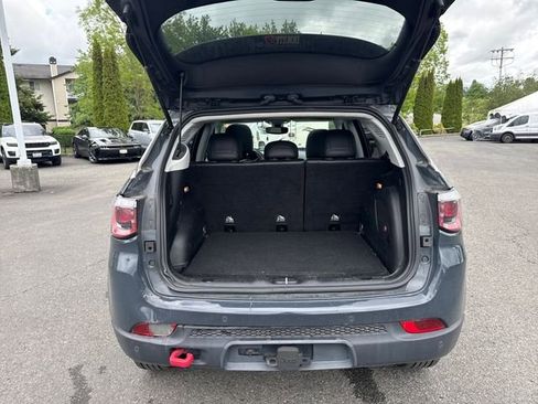 Used 2017 Jeep Compass Trailhawk w/ Leather Interior Group AWD/4WD image 6