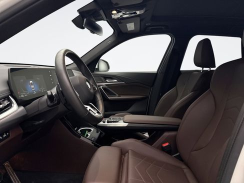 Used 2025 BMW X1 xDrive28i image 9