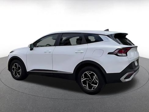 Used 2025 Kia Sportage LX FWD image 11