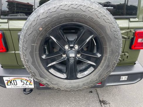Used 2023 Jeep Wrangler Unlimited Sahara AWD/4WD image 25
