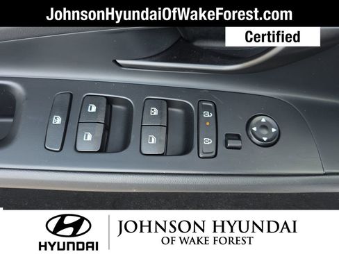 Certified 2025 Hyundai Elantra SEL image 34