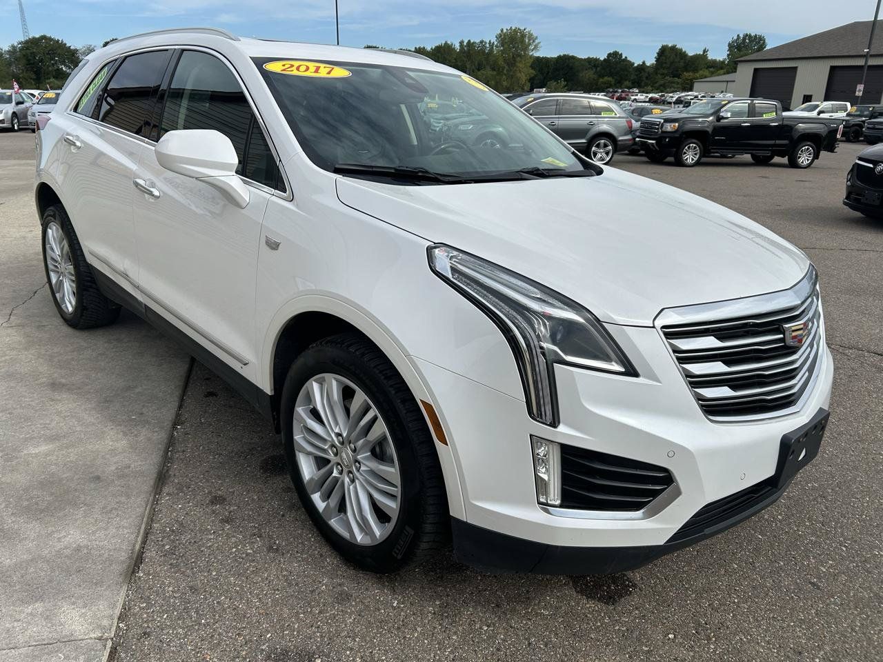 Used 2017 Cadillac XT5 Premium Luxury AWD/4WD image 3