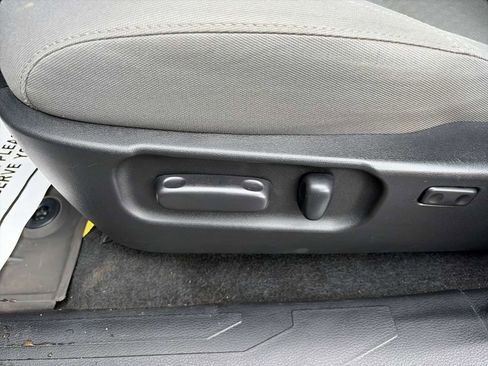 Used 2022 Toyota Tacoma SR5 image 7