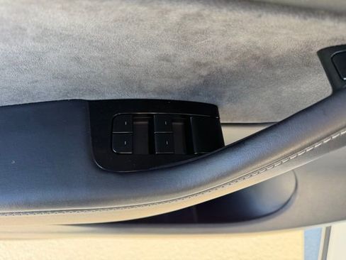 Used 2021 Tesla Model Y Long Range image 12