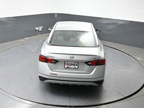 Used 2023 Nissan Altima 2.5 SV FWD image 43