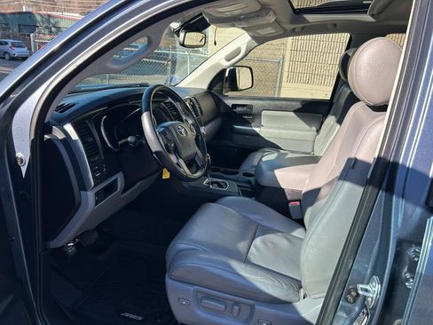Used 2018 Toyota Sequoia SR5 w/ Premium Package image 15
