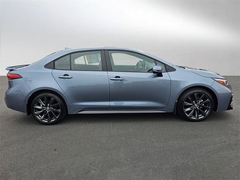 Used 2025 Toyota Corolla XSE image 6