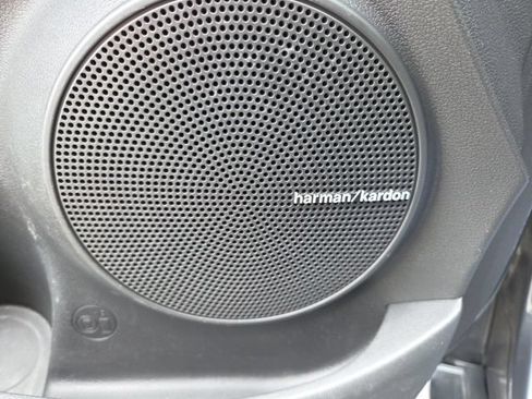 Used 2022 Hyundai Kona Limited FWD image 12