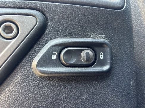 Used 2011 Jeep Wrangler Unlimited Sport image 11