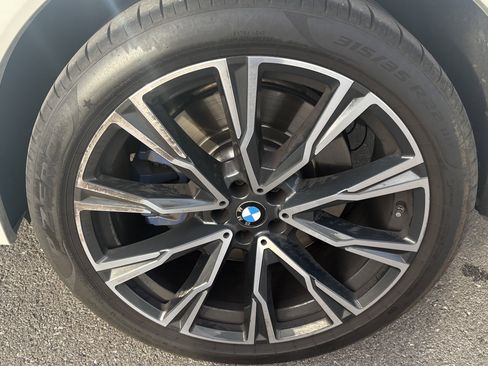 Used 2020 BMW X7 M50i w/ Executive Package image 13