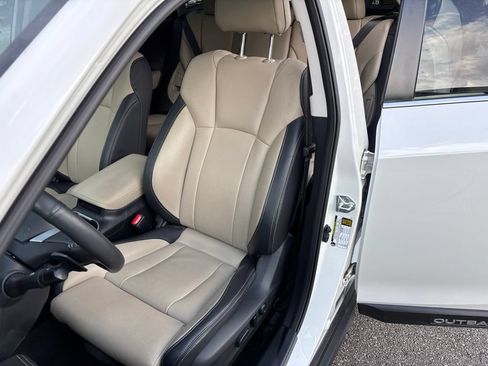 Used 2024 Subaru Outback Limited AWD/4WD image 3
