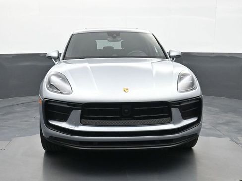Used 2025 Porsche Macan image 25