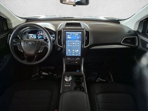 Used 2022 Ford Edge SE w/ Black Appearance Package AWD/4WD image 19