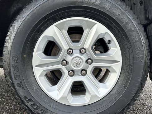 Used 2024 Toyota 4Runner SR5 image 28