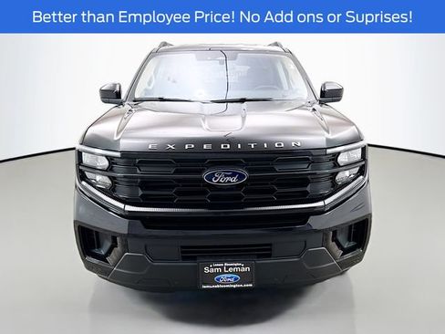 New 2025 Ford Expedition Active AWD/4WD image 2