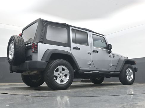 Used 2014 Jeep Wrangler Unlimited Sport w/ Max Tow Package AWD/4WD image 27