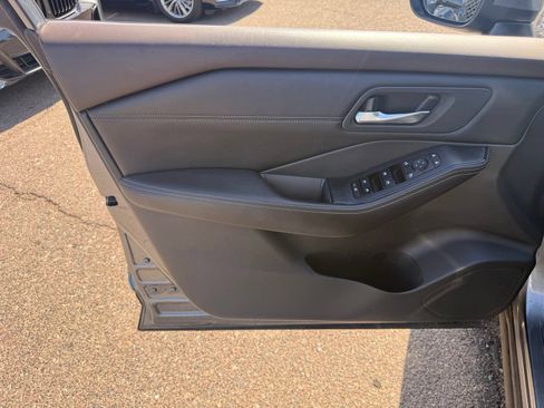 Certified 2022 Nissan Rogue SV w/ SV Premium Package FWD image 15