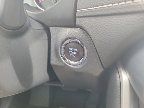 Used 2020 Toyota RAV4 XLE w/ Convenience Package FWD image 31