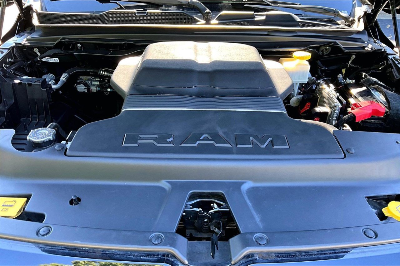 Used 2022 RAM 1500 Laramie AWD/4WD image 36