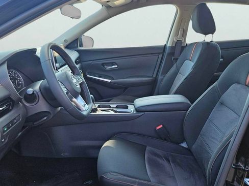 Used 2025 Nissan Sentra SR w/ Trunk Package FWD image 10