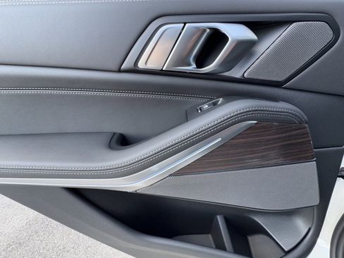 Used 2026 BMW X5 xDrive50e w/ Premium Package image 18