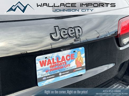 Used 2021 Jeep Grand Cherokee Laredo X image 10