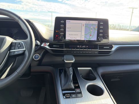 Used 2023 Toyota Sienna XSE image 30