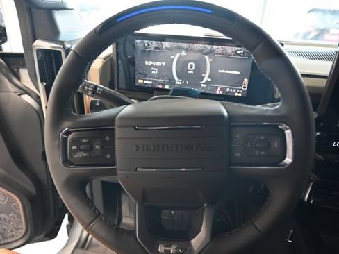New 2026 GMC Hummer EV SUV w/ LPO, Dark Essentials Package AWD/4WD image 24