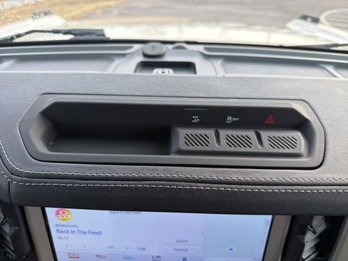 Certified 2025 Ford Bronco Outer Banks image 23