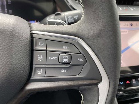 New 2026 Jeep Grand Cherokee Altitude image 14