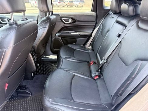 Used 2024 Jeep Compass Trailhawk AWD/4WD image 16