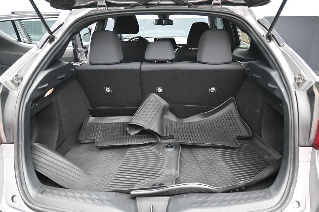 Certified 2018 Toyota C-HR XLE FWD image 29