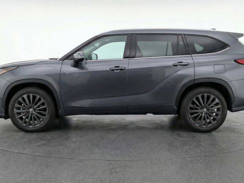 Used 2025 Toyota Highlander XSE AWD/4WD image 5