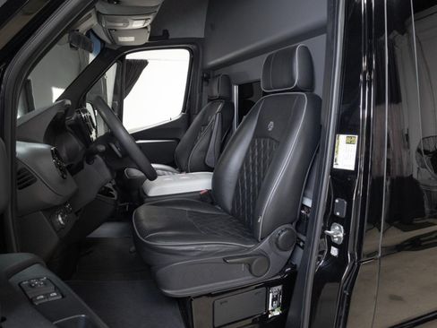 Used 2019 Mercedes-Benz Sprinter 2500 w/ Premium Package image 72