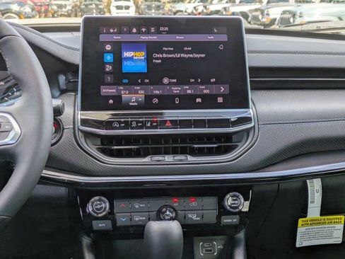 New 2026 Jeep Compass Latitude image 16