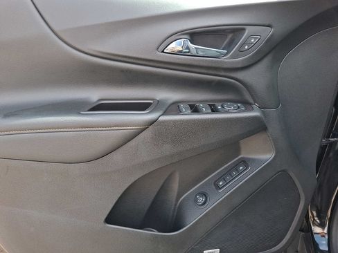 Used 2021 Chevrolet Equinox Premier AWD/4WD image 13