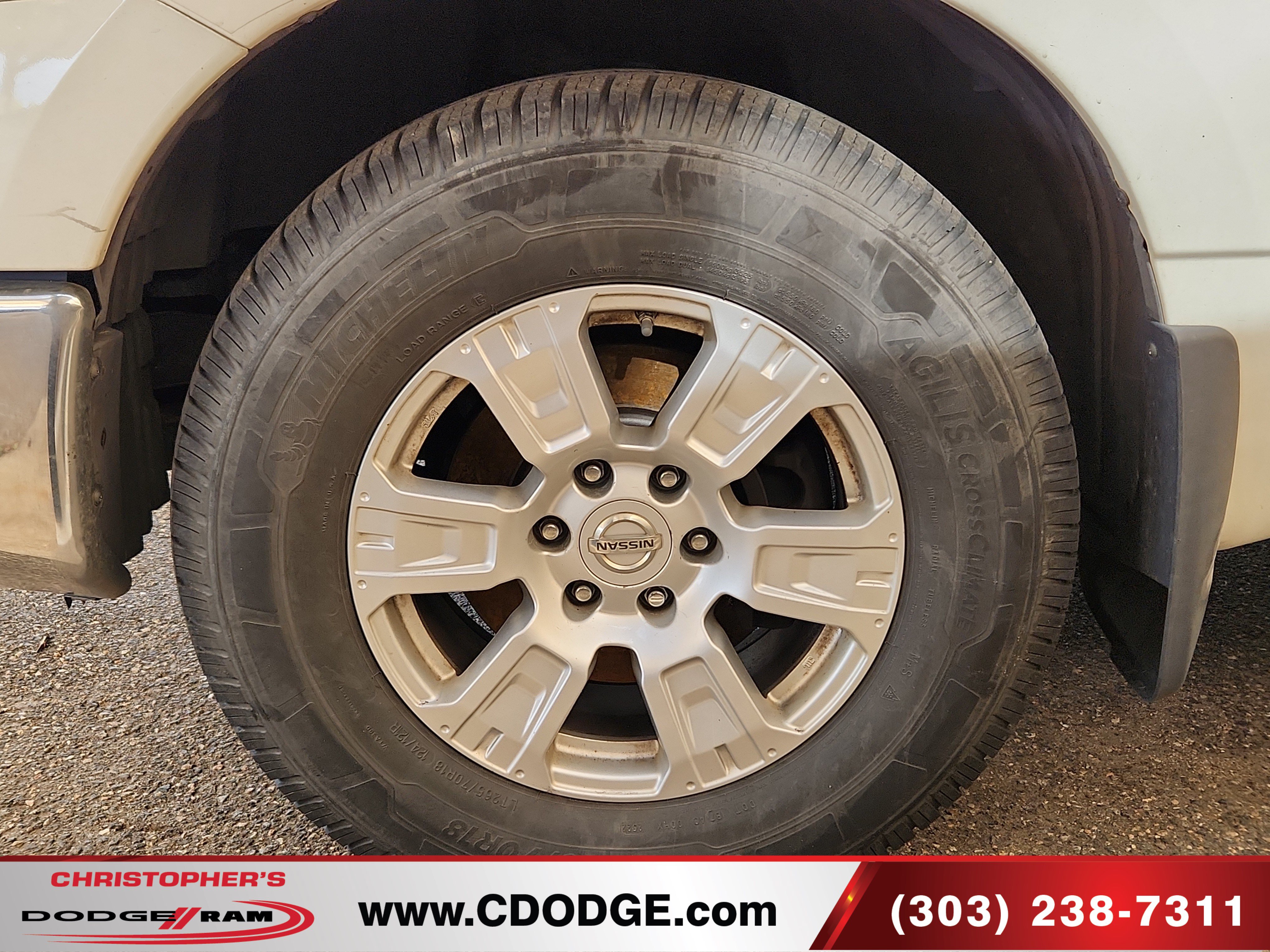 Used 2017 Nissan Titan SV AWD/4WD image 4